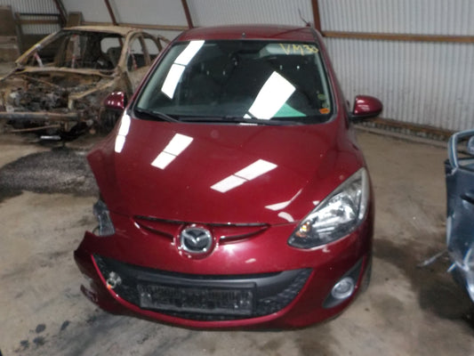 Mazda 2 DE Pluk-Selv-Bil Med OEM Nr. Ophugger Fra Mazda Ophugger