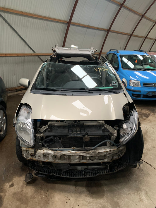 Toyota Yaris Pluk-Selv-Bil Med OEM Nr. Ophugger Fra Toyota Ophugger