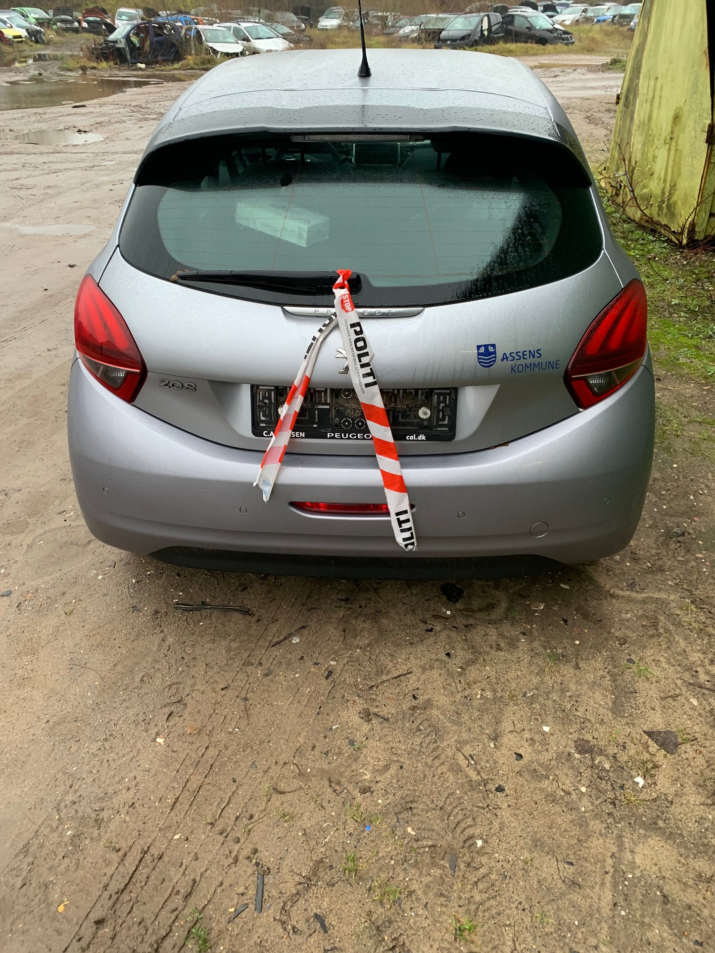 Peugeot 208 Pluk-Selv-Bil Med OEM Nr. Ophugger Fra Peugeot Ophugger
