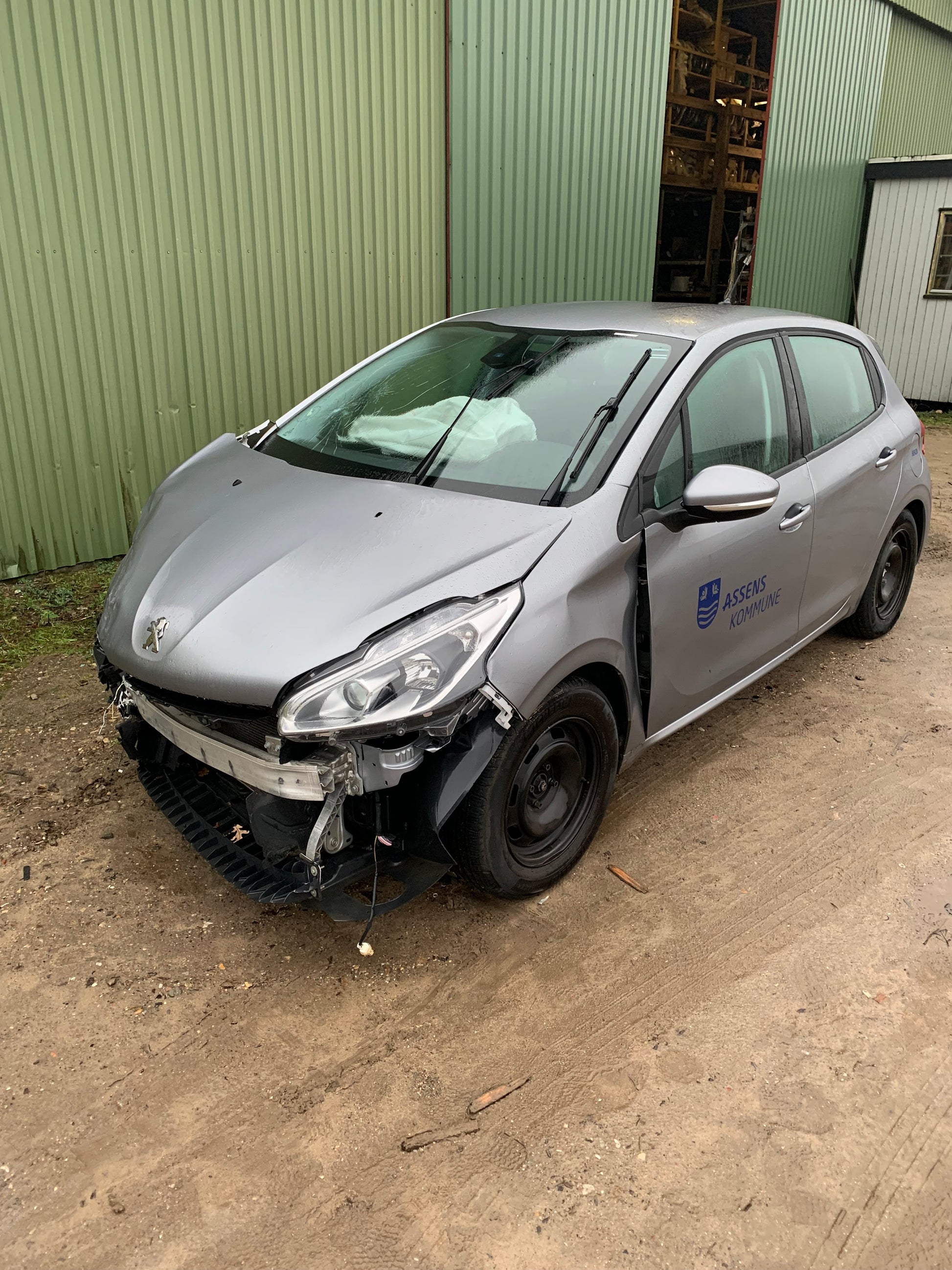 Peugeot 208 Pluk-Selv-Bil Med OEM Nr. Ophugger Fra Peugeot Ophugger