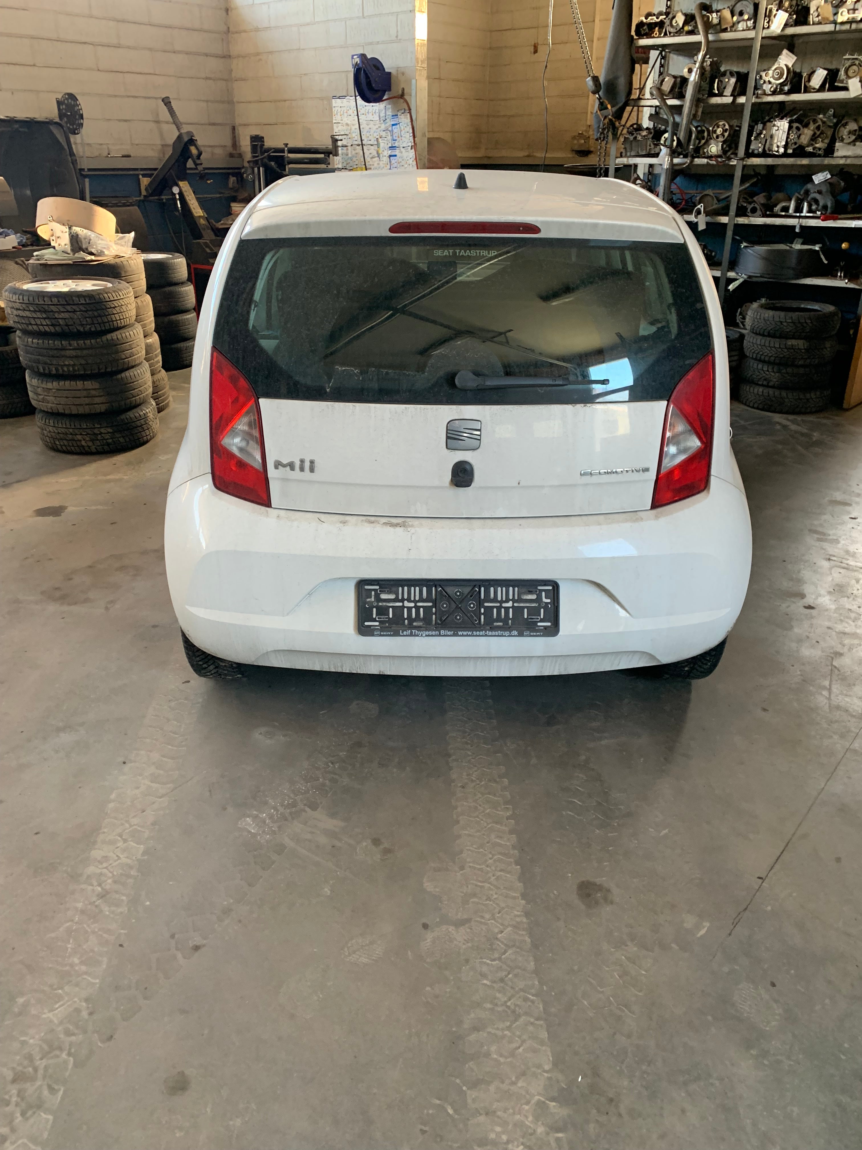 Seat Mii Pluk-Selv-Bil Med OEM Nr. Ophugger Fra Seat Ophugger
