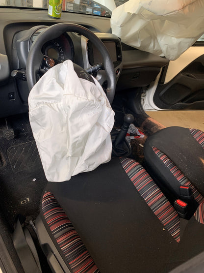 Citroen C1 Pluk-Selv-Bil Med OEM Nr. Ophugger Fra Citroen Ophugger