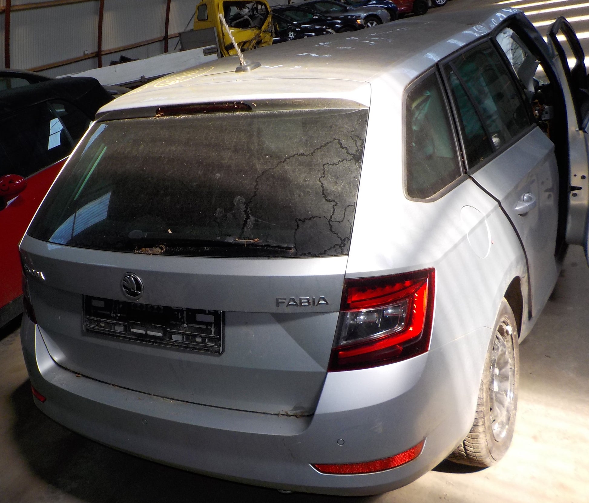 Skoda Fabia Pluk-Selv-Bil Med OEM Nr. TMBJR6NJ0KZ011853 Fra Skoda Ophugger