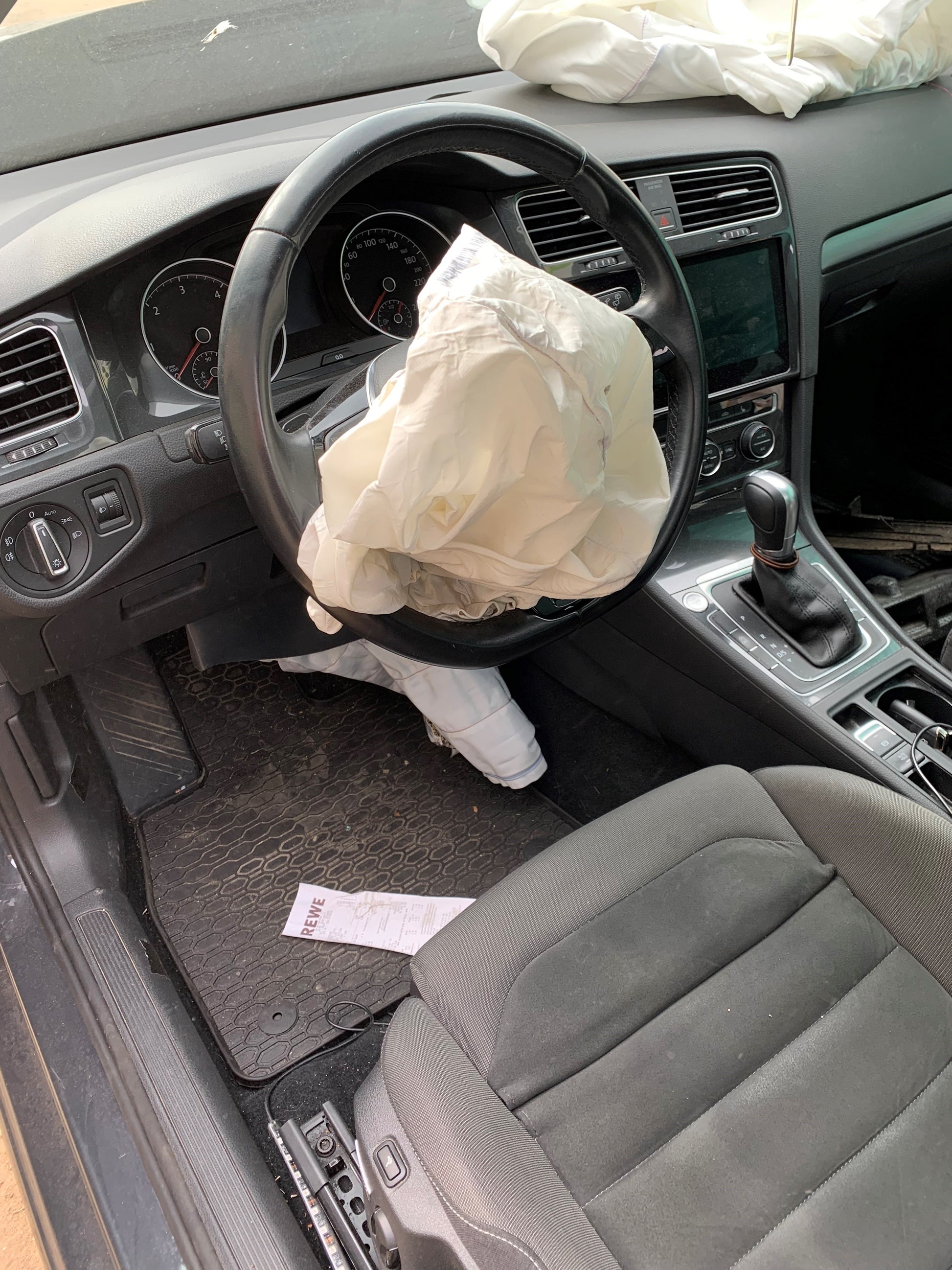 VW Golf 7 AU Pluk-Selv-Bil Med OEM Nr. Ophugger Fra VW Ophugger