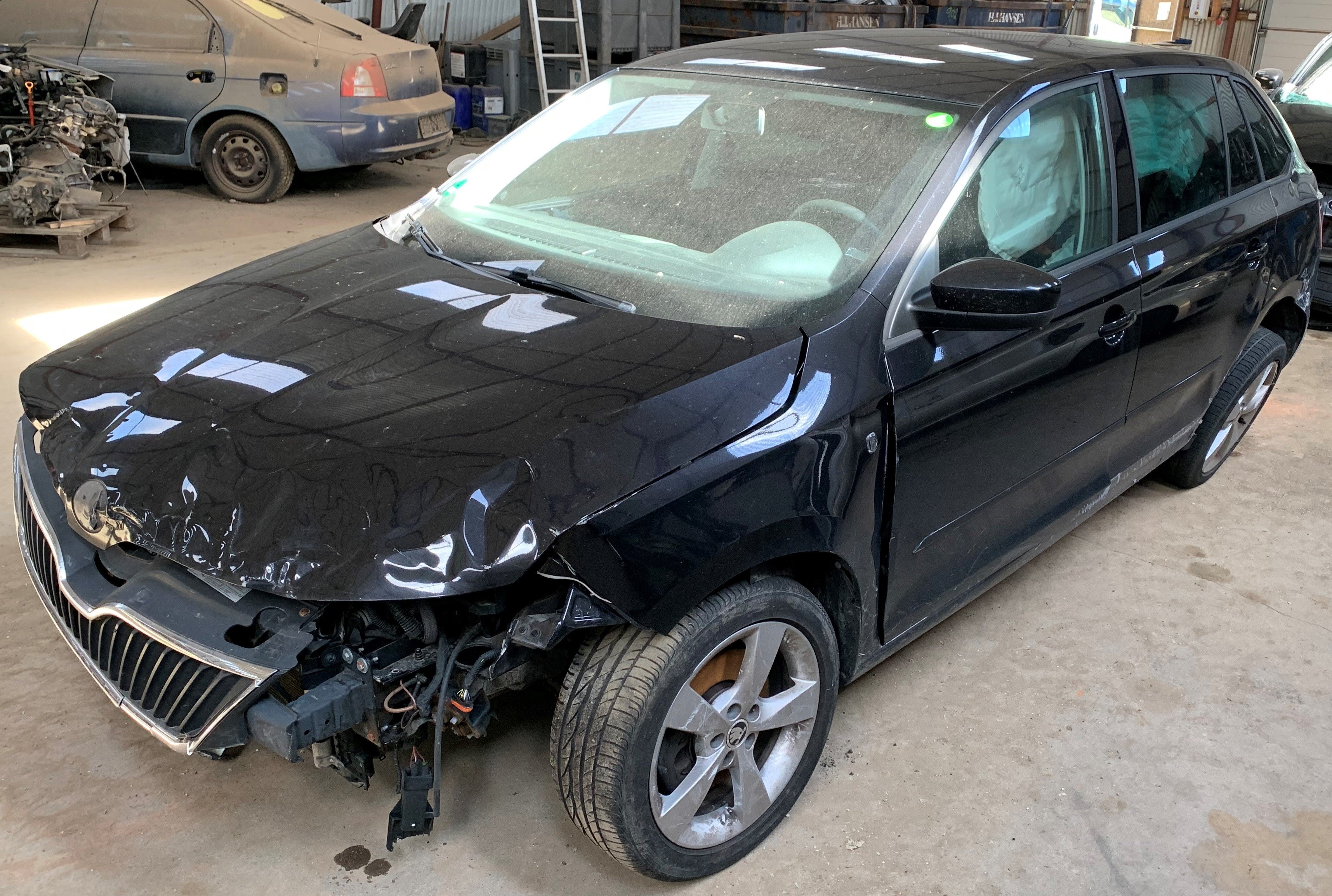 Skoda Rapid Pluk-Selv-Bil Med OEM Nr. TMBEN6NH1E4507269 Fra Skoda Ophugger