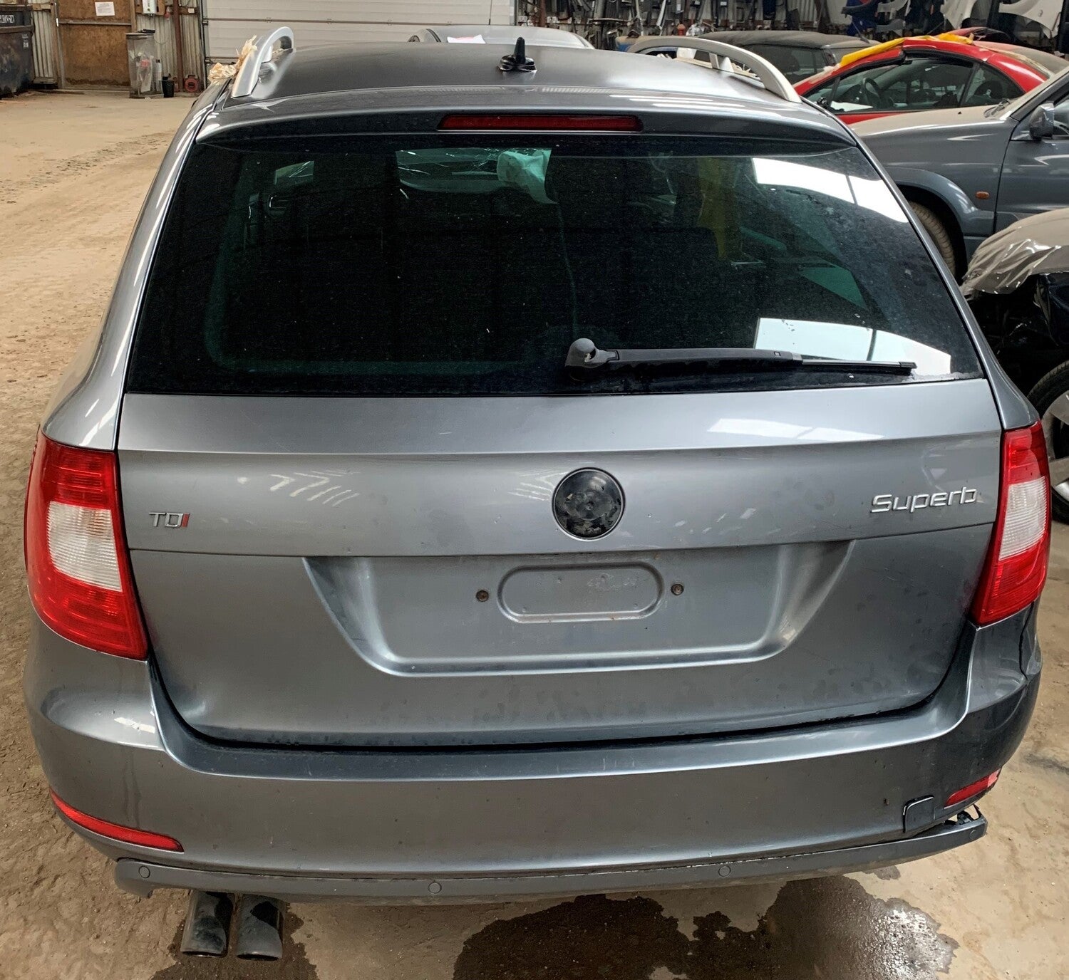 Skoda Superb Pluk-Selv-Bil Med OEM Nr. TMBJE73T9B9039964 Fra Skoda Ophugger