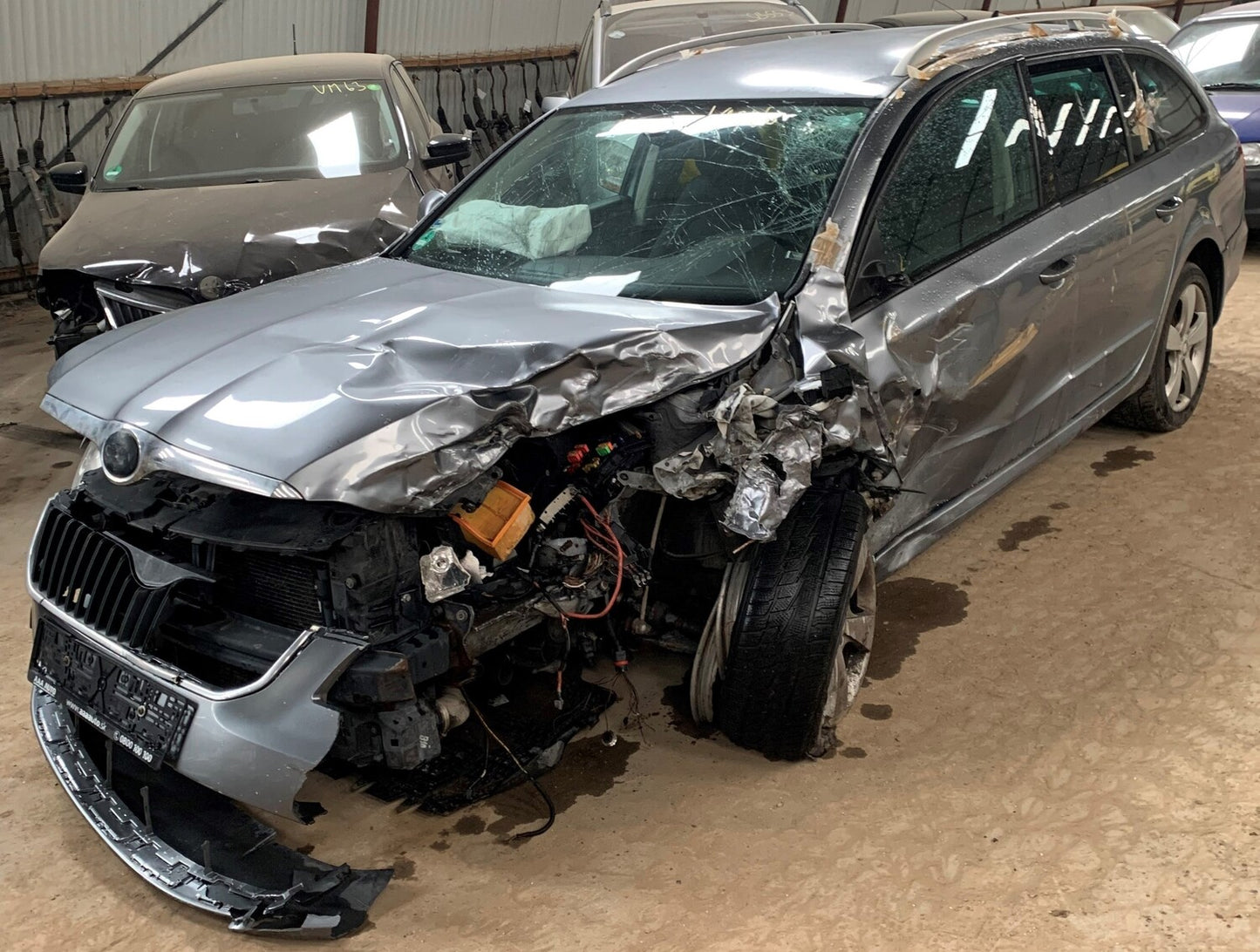 Skoda Superb Pluk-Selv-Bil Med OEM Nr. TMBJE73T9B9039964 Fra Skoda Ophugger