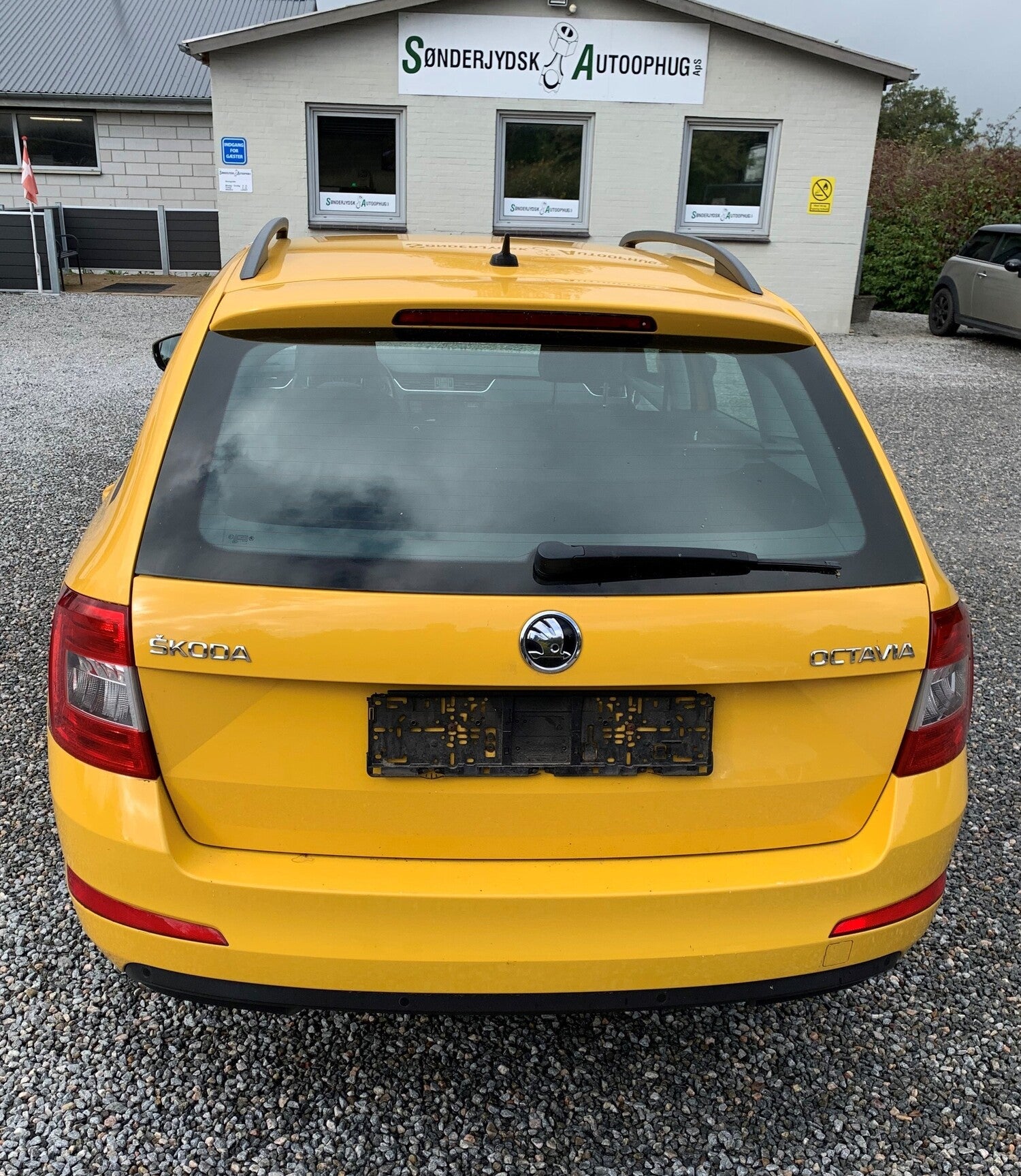 Skoda Octavia Pluk-Selv-Bil Med OEM Nr. TMBJF7NE1G0009915 Fra Skoda Ophugger