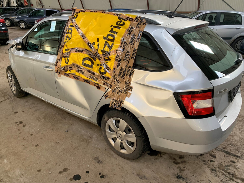 Skoda Fabia Pluk-Selv-Bil Med OEM Nr. TMBJJ6NJ5GZ051330 Fra Skoda Ophugger