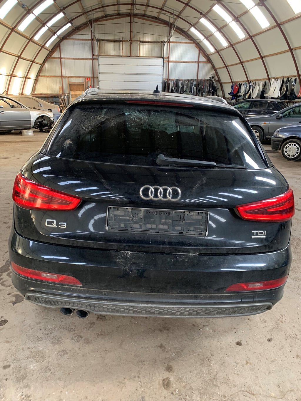 Audi Q3 Pluk-Selv-Bil Med OEM Nr. WAUZZZ8U1ER148117 Fra Audi Ophugger