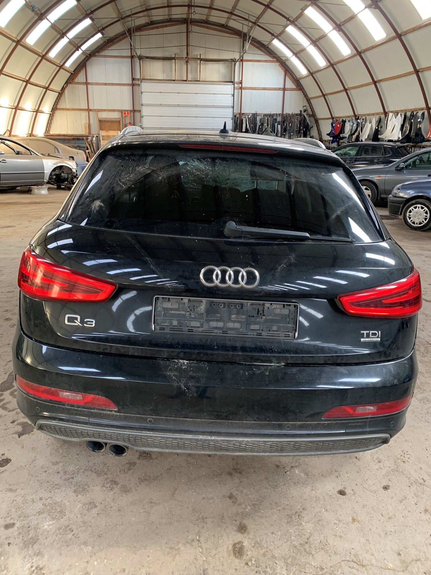 Audi Q3 8U Pluk-Selv-Bil Med OEM Nr. WAUZZZ8U1ER148117 Fra Audi Ophugger