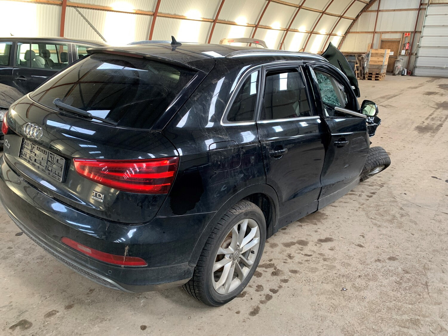 Audi Q3 8U Pluk-Selv-Bil Med OEM Nr. WAUZZZ8U1ER148117 Fra Audi Ophugger
