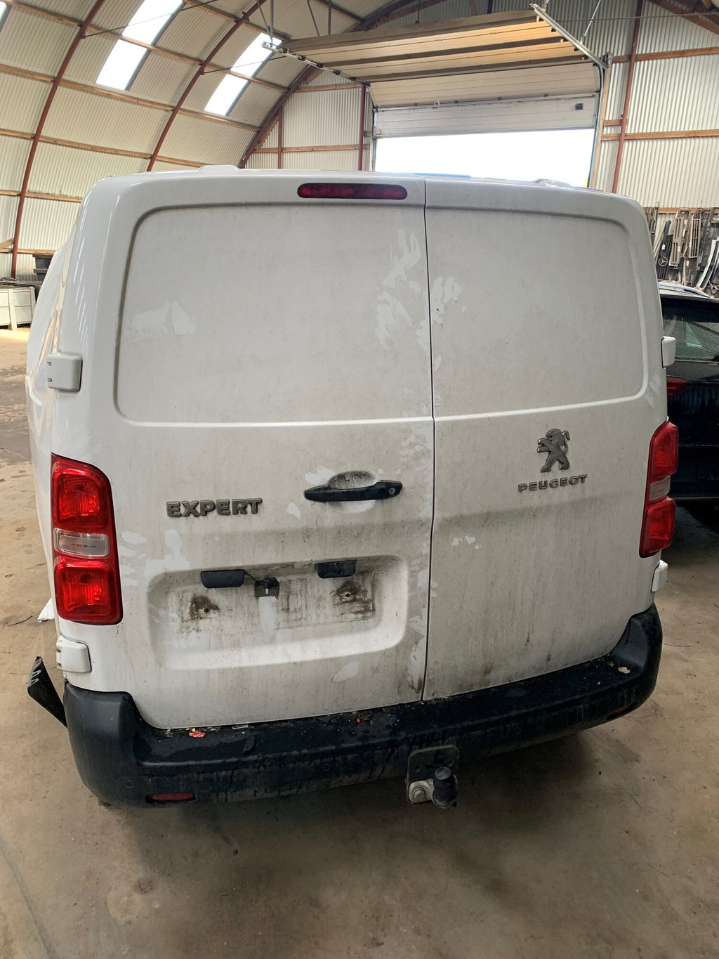 Peugeot Expert Pluk-Selv-Bil Med OEM Nr. Ophugger Fra Peugeot Ophugger