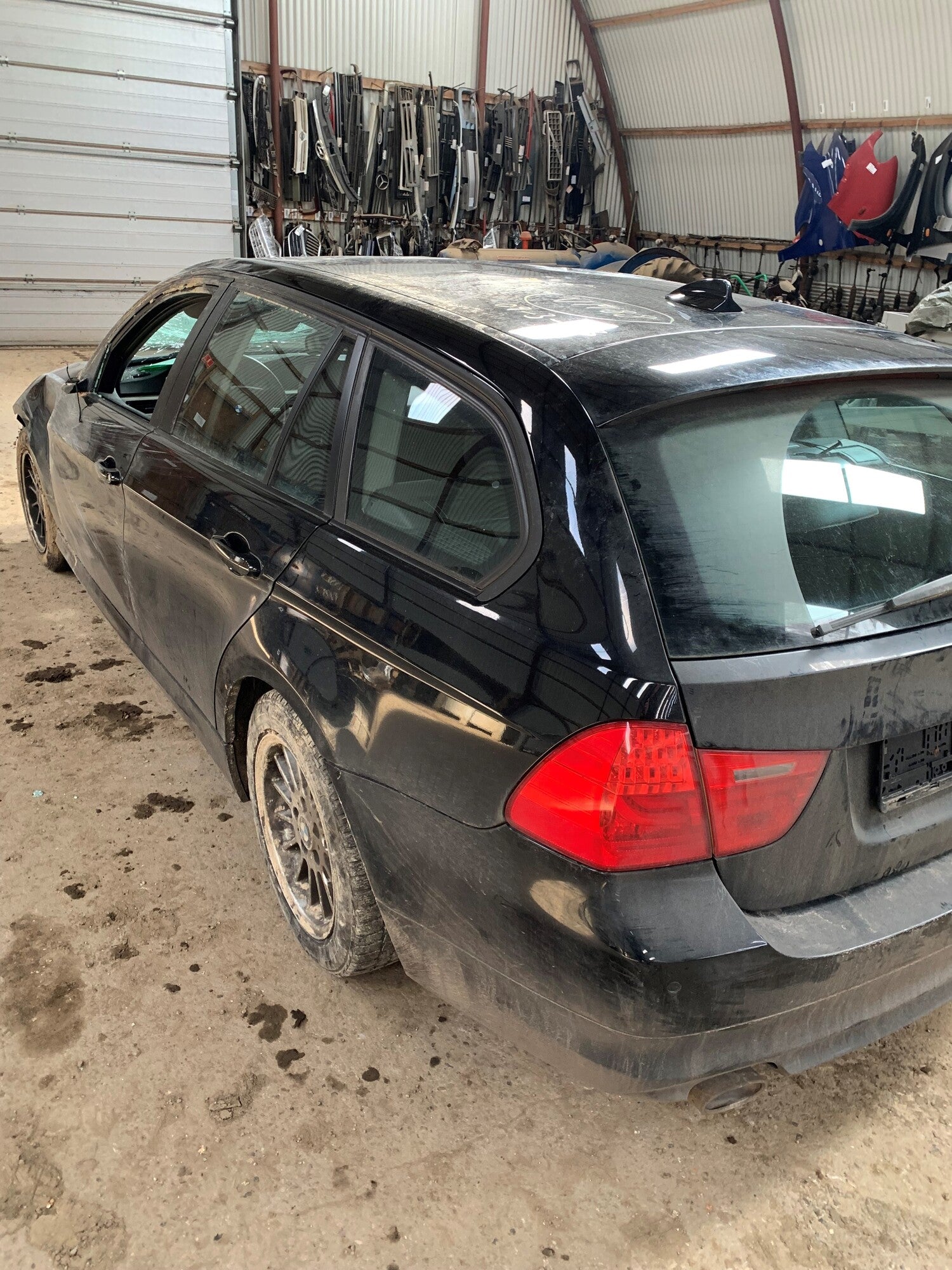 BMW 3-Serie E90/E91/E92/E Pluk-Selv-Bil Med OEM Nr. Ophugger Fra BMW Ophugger