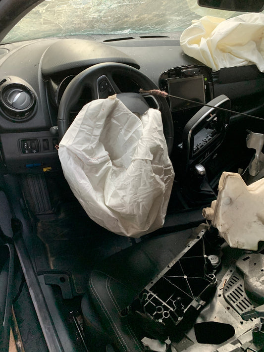 Renault Clio 4 Pluk-Selv-Bil Med OEM Nr. Ophugger Fra Renault Ophugger