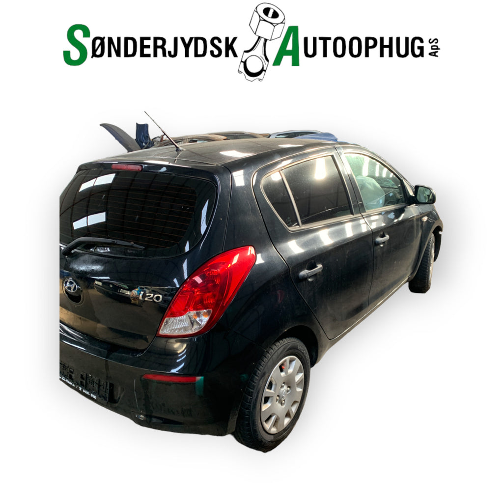 Hyundai I20 Nl Pluk-Selv-Bil Med OEM Nr. Ophugger Fra Hyundai Ophugger