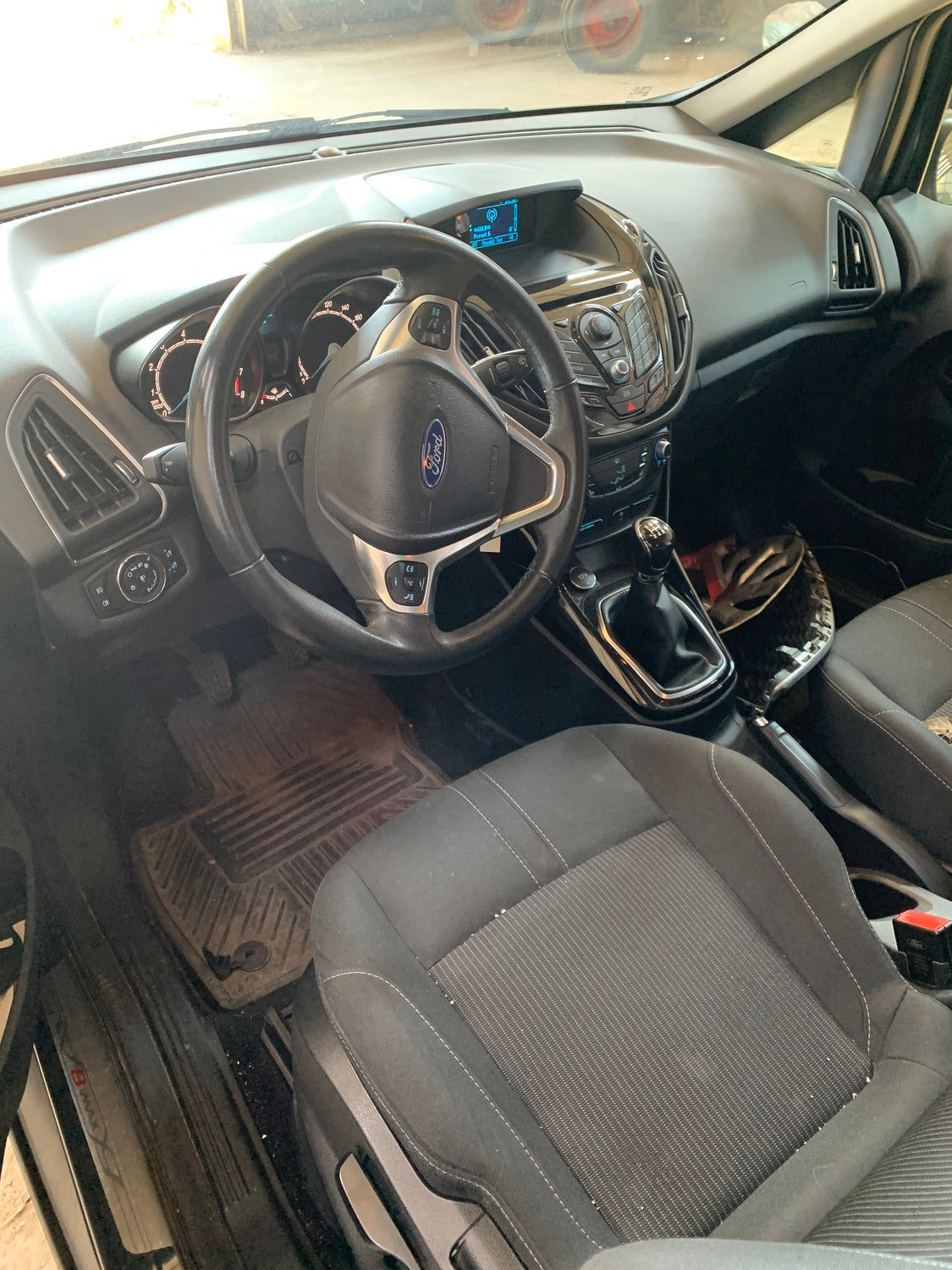 Ford B‑Max Pluk-Selv-Bil Med OEM Nr. Ophugger Fra Ford Ophugger