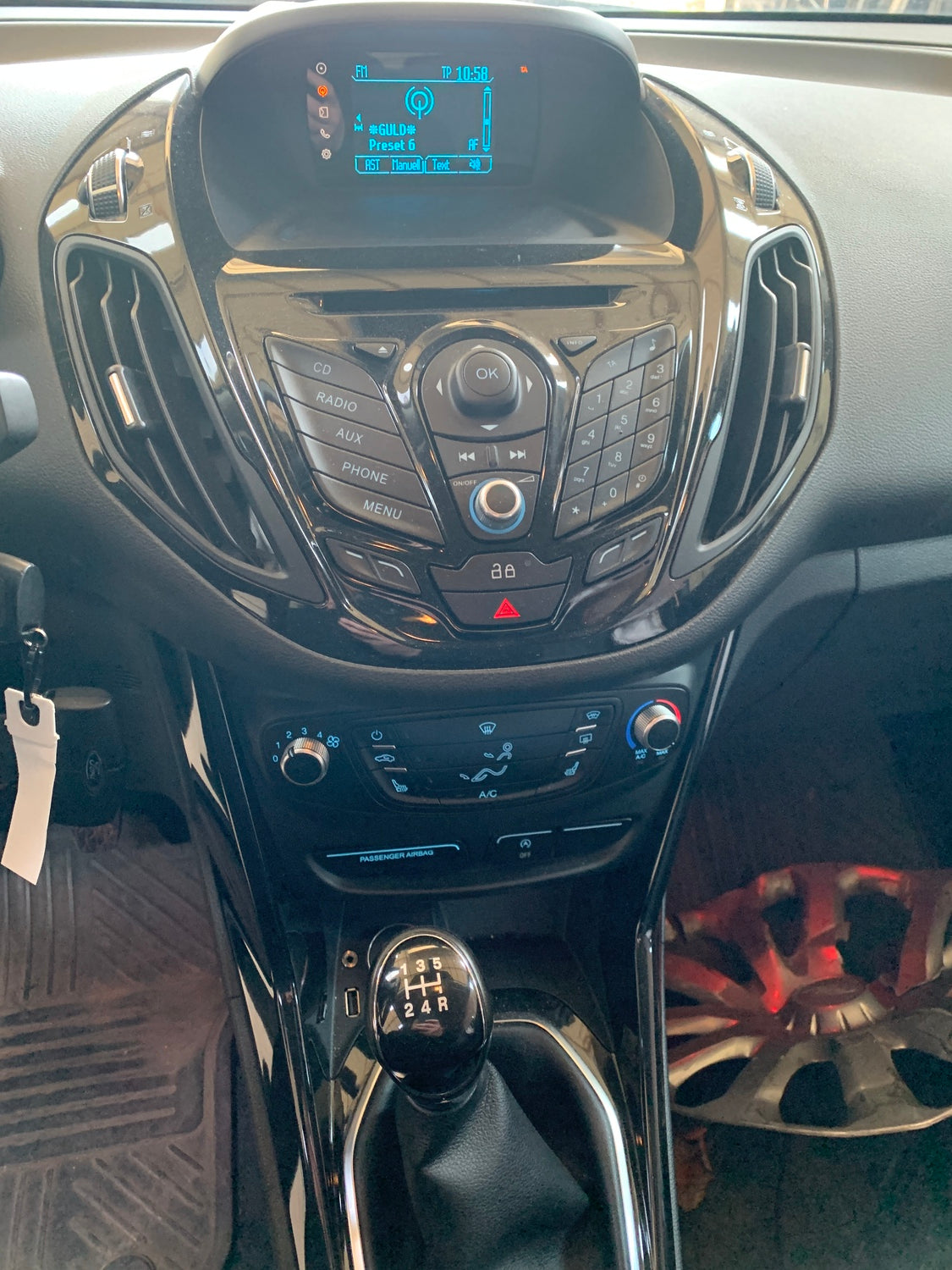 Ford B‑Max Pluk-Selv-Bil Med OEM Nr. Ophugger Fra Ford Ophugger