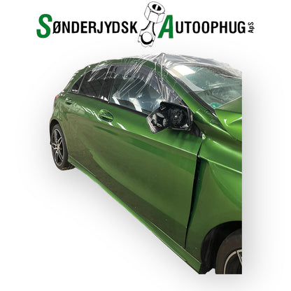 Mercedes-Benz A-W176 Pluk-Selv-Bil Med OEM Nr. Ophugger Fra Mercedes-Benz Ophugger