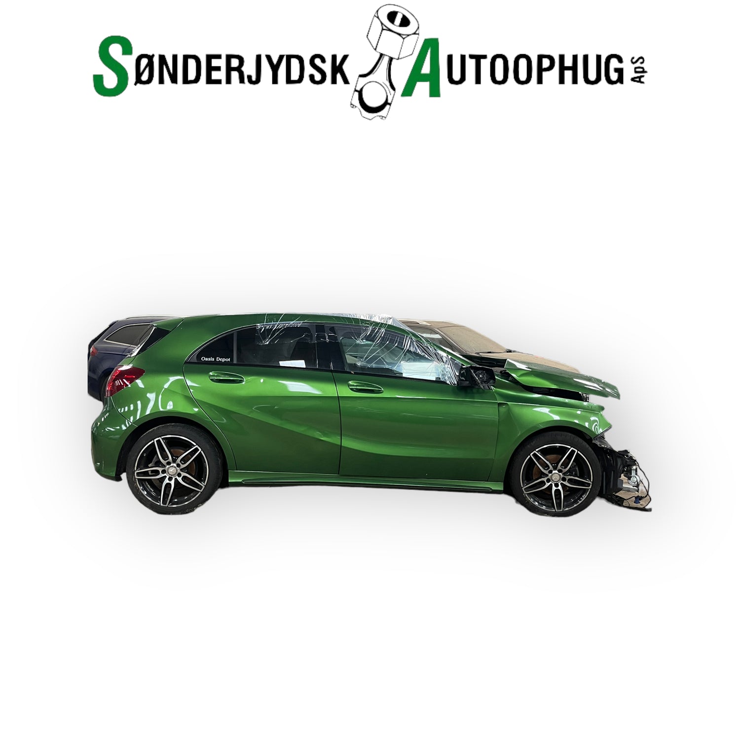Mercedes-Benz Mercedes A W176 Pluk-Selv-Bil Med OEM Nr. Ophugger Fra Mercedes-Benz Ophugger