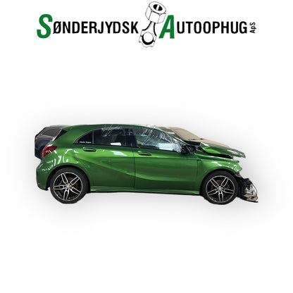 Mercedes-Benz A-W176 Pluk-Selv-Bil Med OEM Nr. Ophugger Fra Mercedes-Benz Ophugger