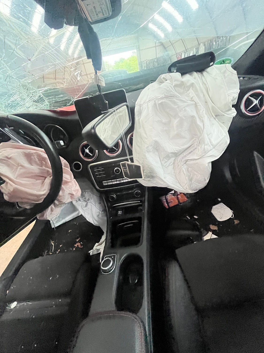 Mercedes-Benz A-W176 Pluk-Selv-Bil Med OEM Nr. Ophugger Fra Mercedes-Benz Ophugger