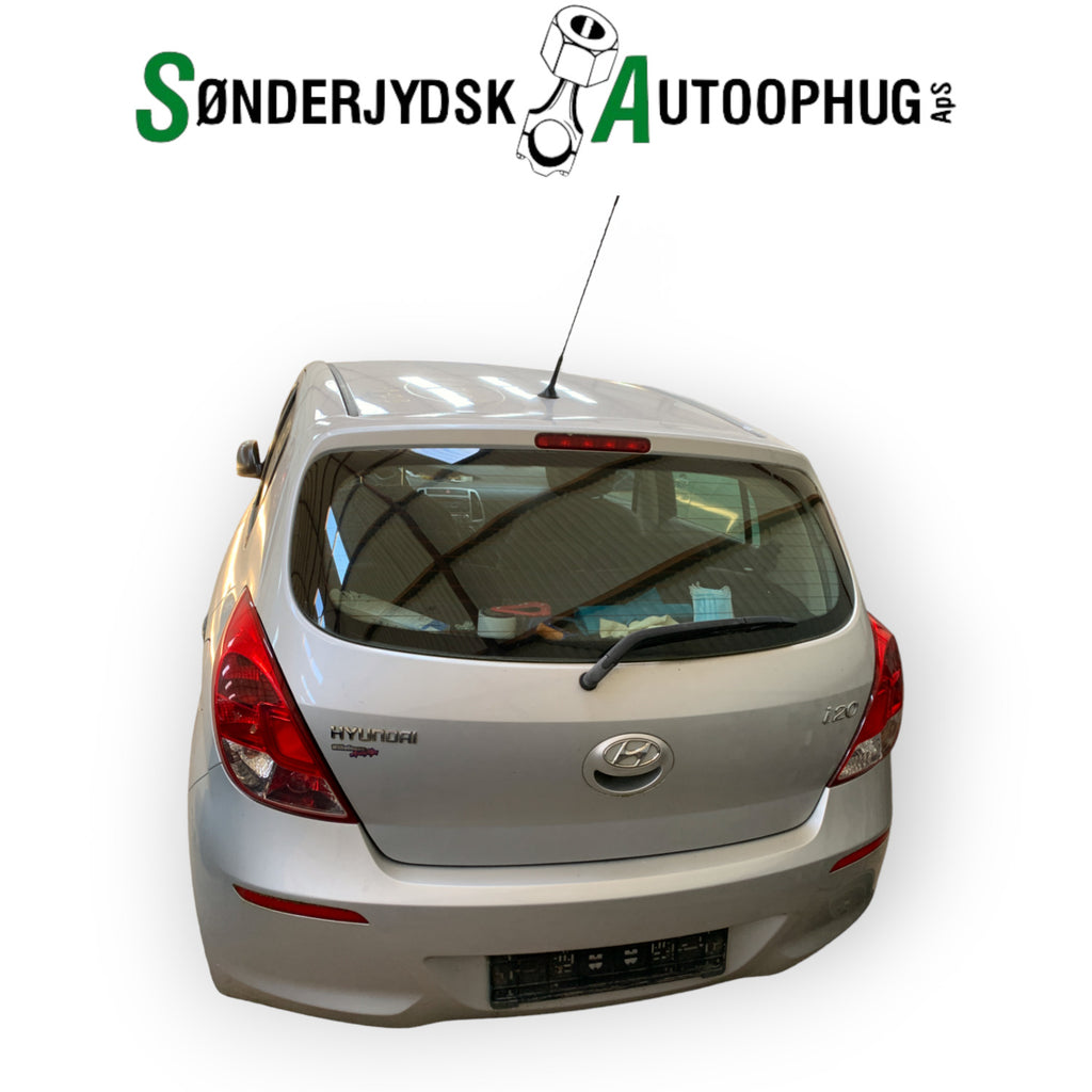 Hyundai I20 Nl Pluk-Selv-Bil Med OEM Nr. Ophugger Fra Hyundai Ophugger