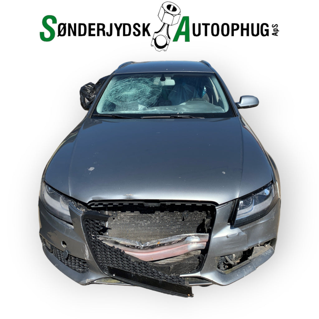 Audi A4 Pluk-Selv-Bil Med OEM Nr. WAUZZZ8K6CA010342 Fra Audi Ophugger