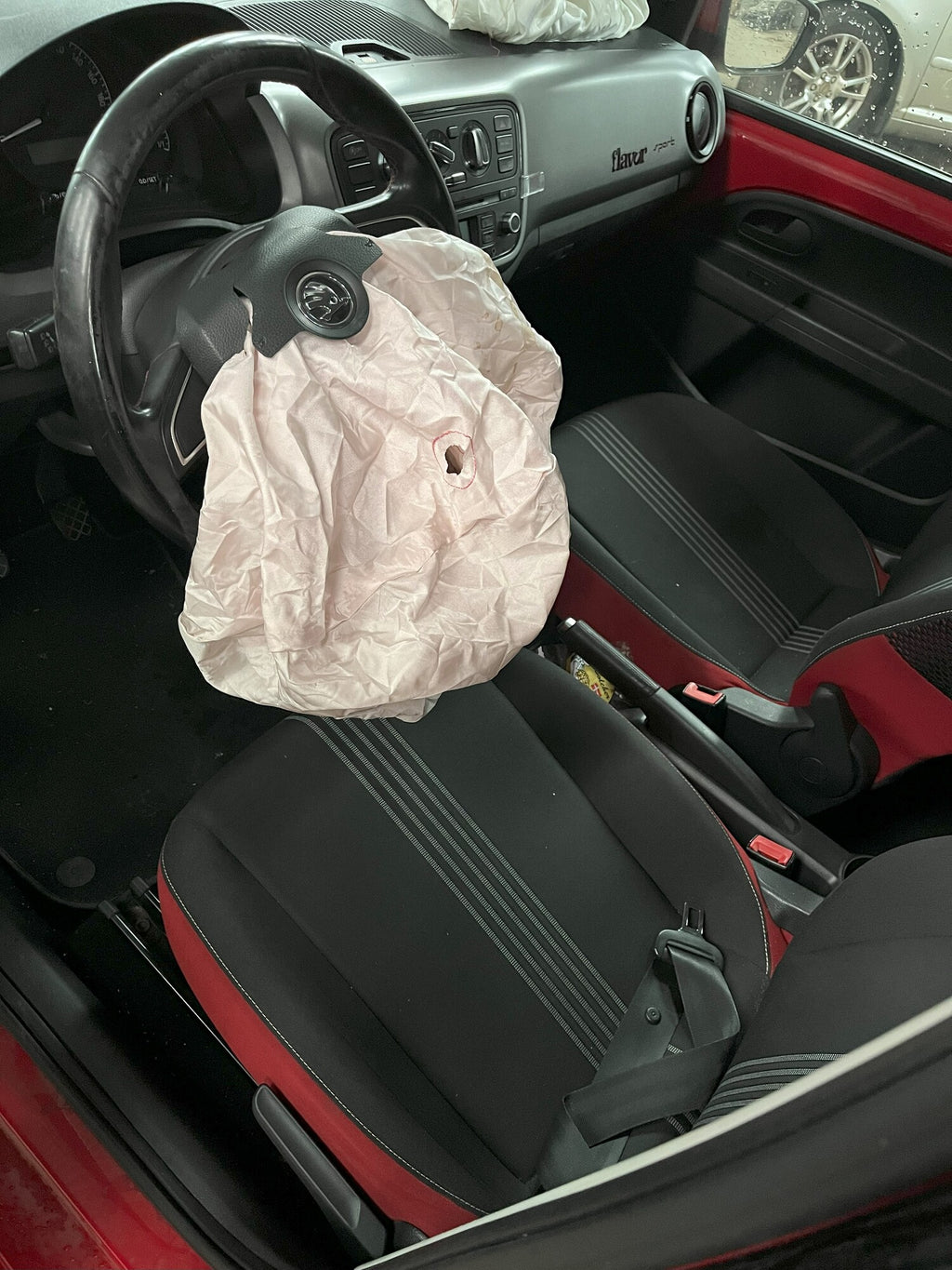 Skoda Citigo Pluk-Selv-Bil Med OEM Nr. TMBZZZAAZED630654 Fra Skoda Ophugger