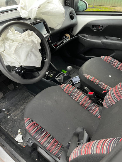 Citroen C1 Pluk-Selv-Bil Med OEM Nr. Ophugger Fra Citroen Ophugger