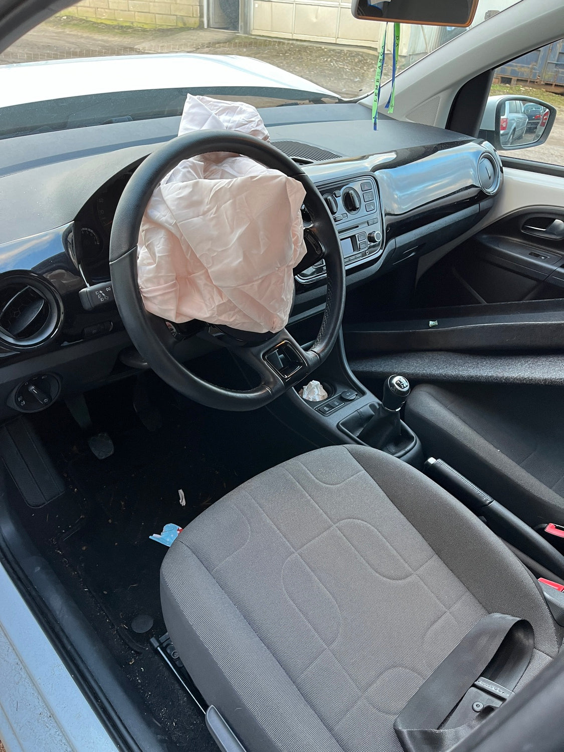 VW UP Pluk-Selv-Bil Med OEM Nr. Ophugger Fra VW Ophugger