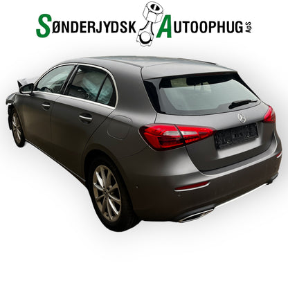 Mercedes-Benz A-W177 Pluk-Selv-Bil Med OEM Nr. Ophugger Fra Mercedes-Benz Ophugger