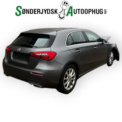 Mercedes-Benz A-W177 Pluk-Selv-Bil Med OEM Nr. Ophugger Fra Mercedes-Benz Ophugger