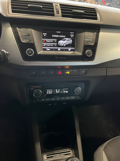 Skoda Fabia Pluk-Selv-Bil Med OEM Nr. Ophugger Fra Skoda Ophugger