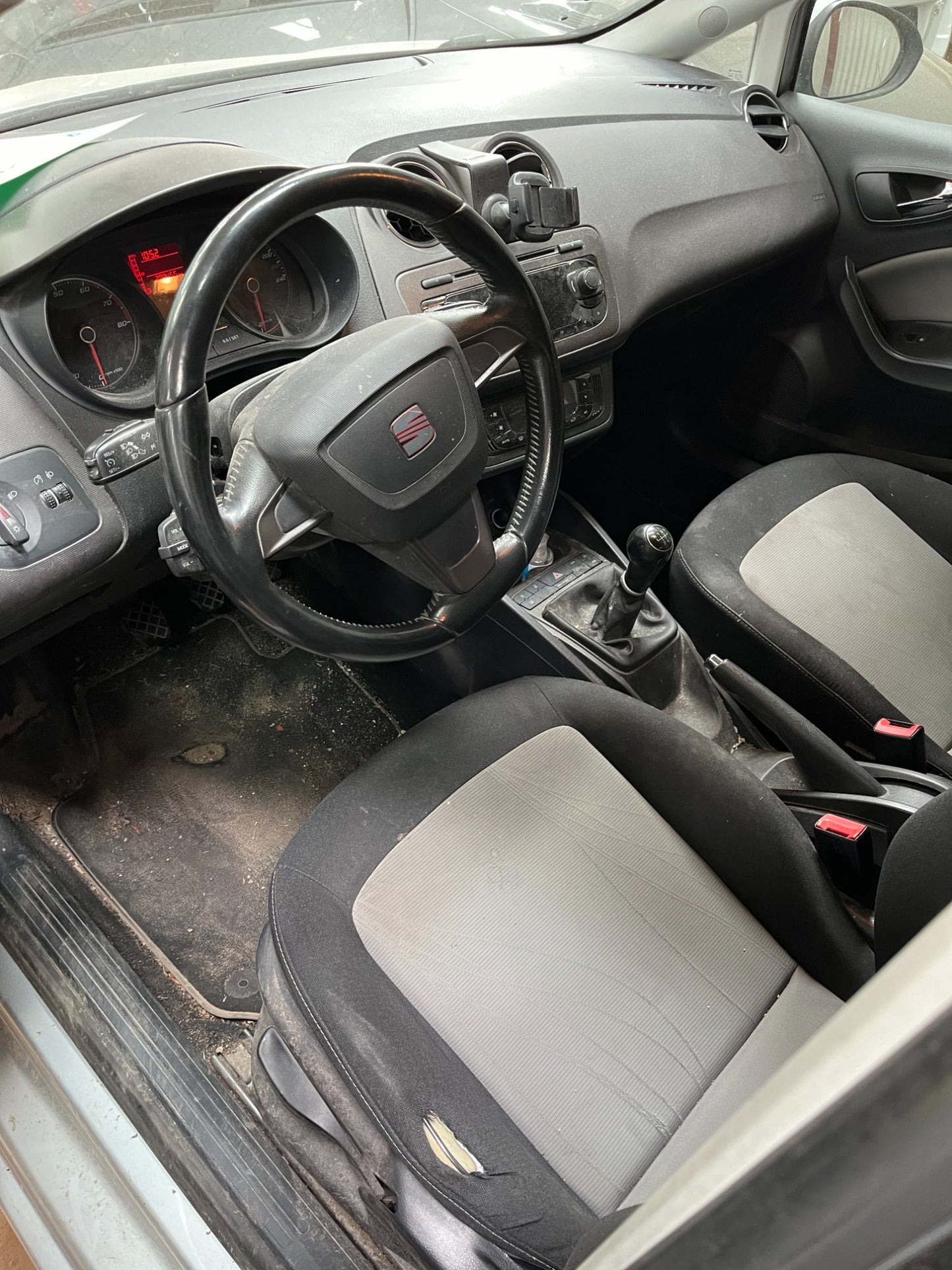 Seat Ibiza 6J Pluk-Selv-Bil Med OEM Nr. Ophugger Fra Seat Ophugger