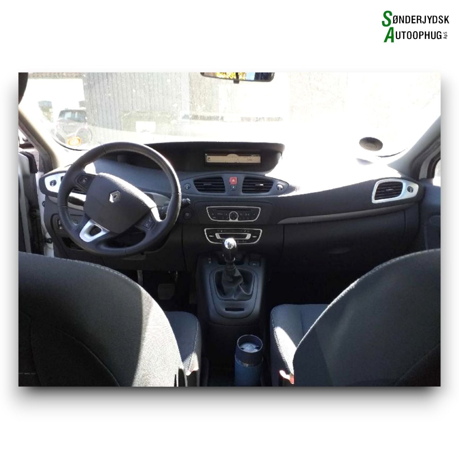 Renault Grand Scenic 3 Pluk-Selv-Bil Med OEM Nr. Ophugger Fra Renault Ophugger