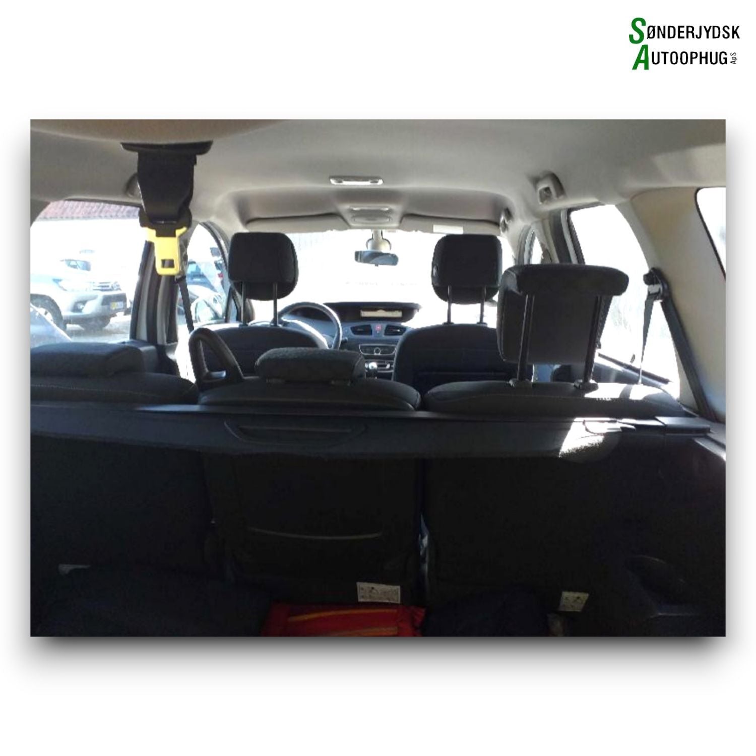 Renault Grand Scenic 3 Pluk-Selv-Bil Med OEM Nr. Ophugger Fra Renault Ophugger