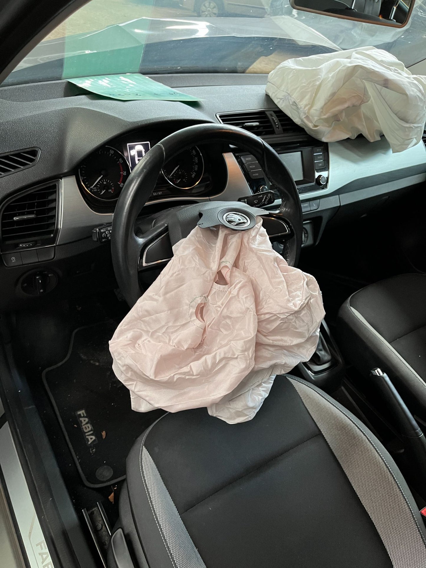 Skoda Fabia Pluk-Selv-Bil Med OEM Nr. Ophugger Fra Skoda Ophugger