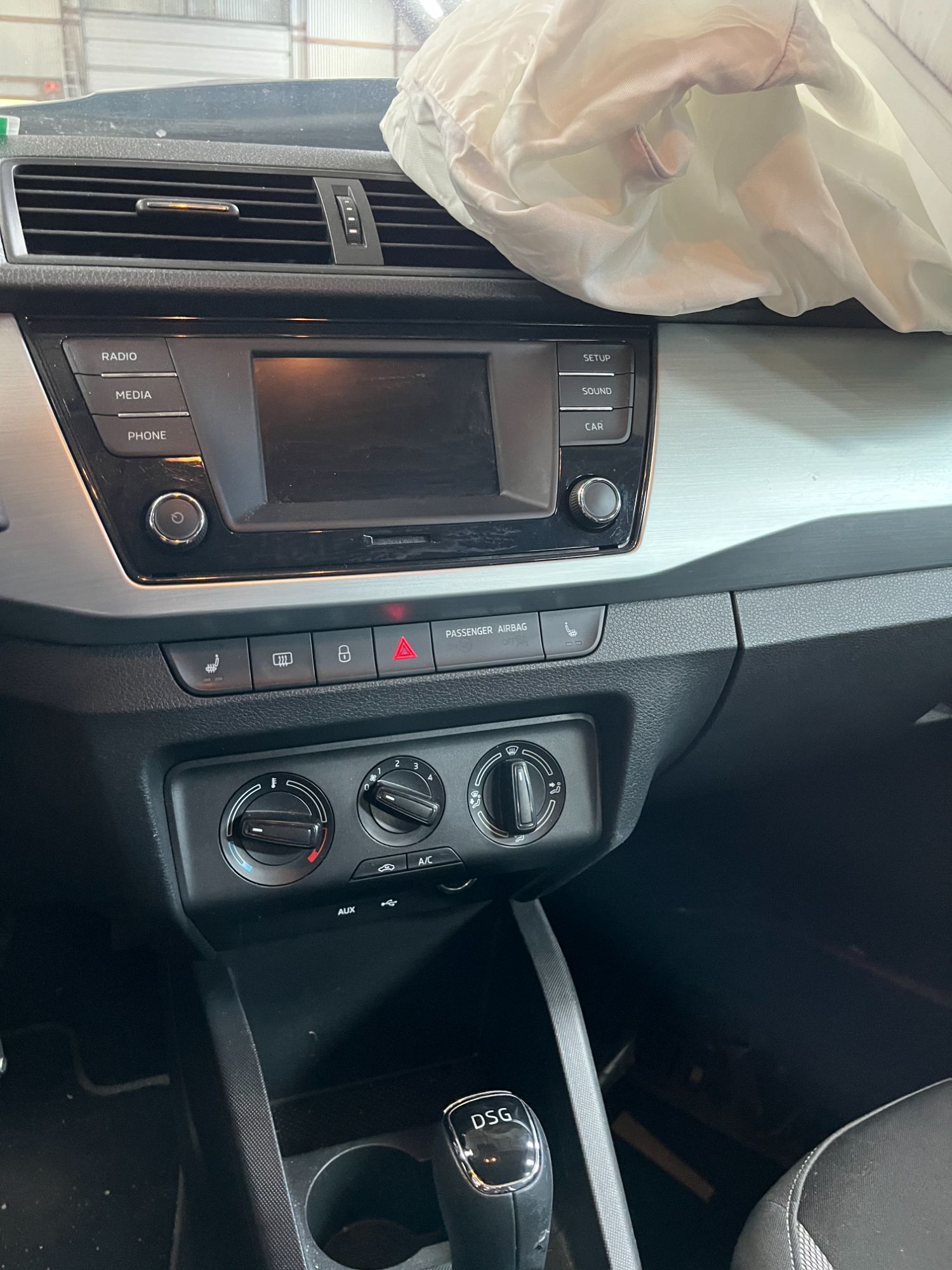 Skoda Fabia Pluk-Selv-Bil Med OEM Nr. Ophugger Fra Skoda Ophugger