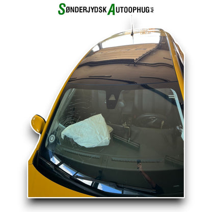 Peugeot 208 Pluk-Selv-Bil Med OEM Nr. Ophugger Fra Peugeot Ophugger