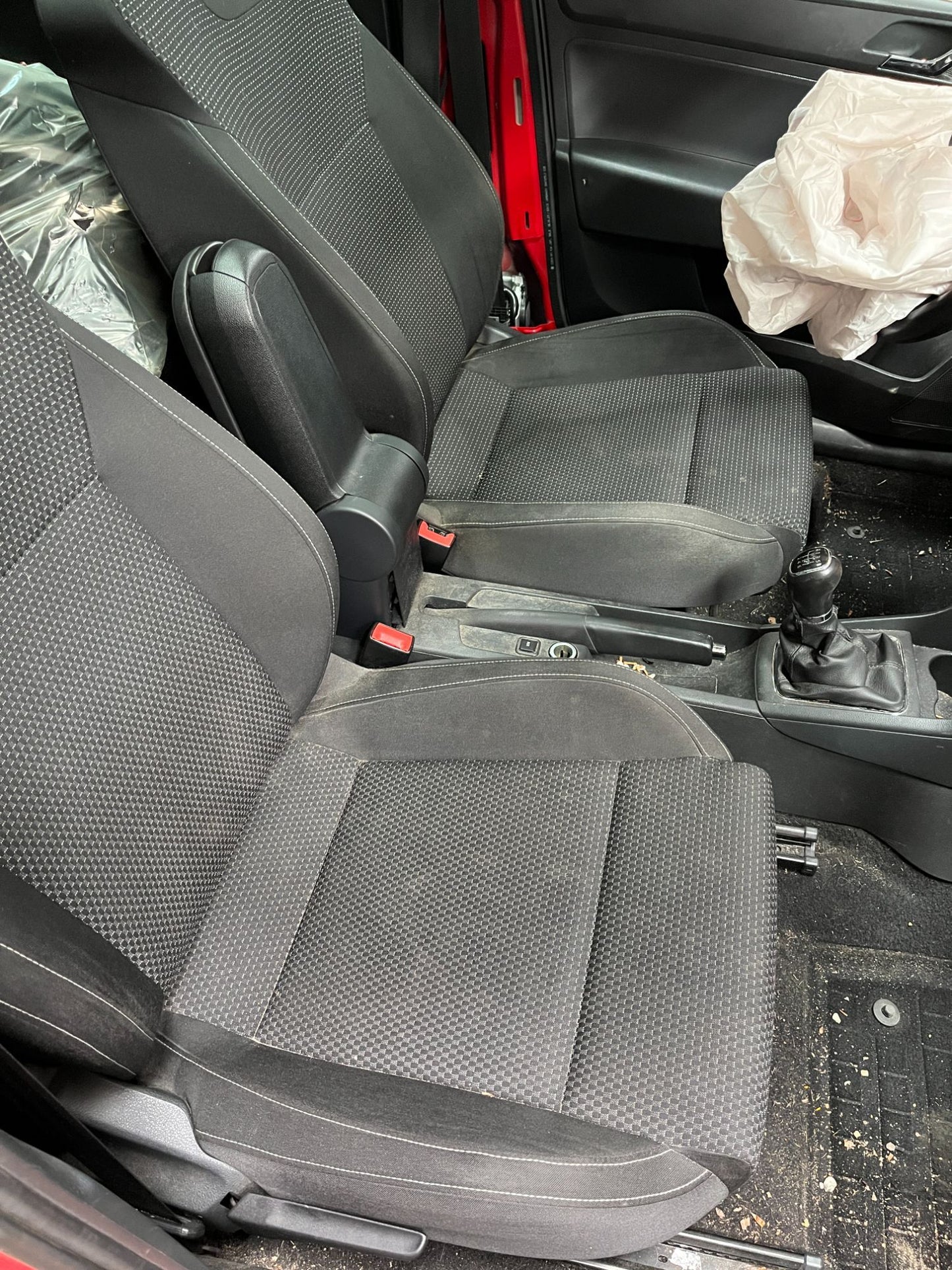 Skoda Rapid Pluk-Selv-Bil Med OEM Nr. Ophugger Fra Skoda Ophugger