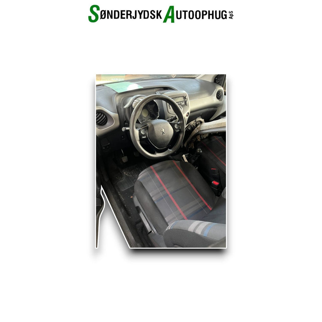 Peugeot 108 Pluk-Selv-Bil Med OEM Nr. Ophugger Fra Peugeot Ophugger