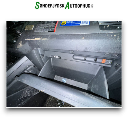 VW Touran 5T Pluk-Selv-Bil Med OEM Nr. Ophugger Fra VW Ophugger