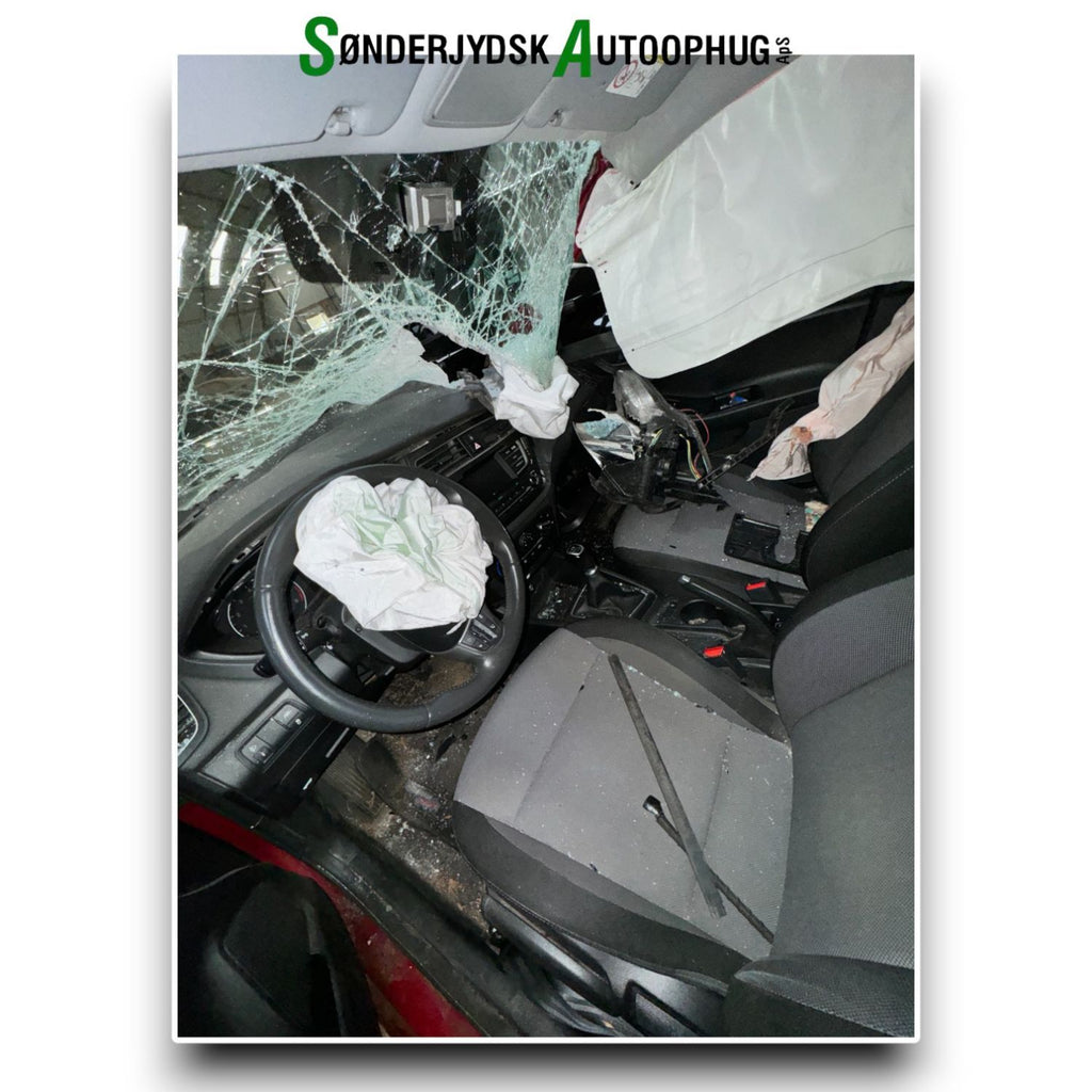 Hyundai I20 Nl Pluk-Selv-Bil Med OEM Nr. Ophugger Fra Hyundai Ophugger