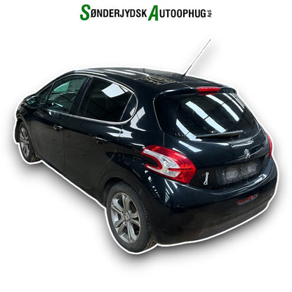 Peugeot 208 Pluk-Selv-Bil Med OEM Nr. Ophugger Fra Peugeot Ophugger