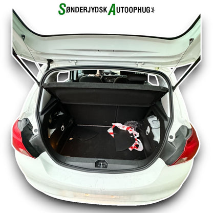Opel Corsa E Pluk-Selv-Bil Med OEM Nr. Ophugger Fra Opel Ophugger