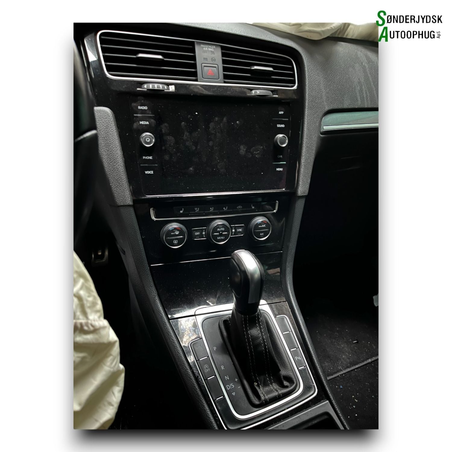 VW Golf 7 AU Pluk-Selv-Bil Med OEM Nr. Ophugger Fra VW Ophugger