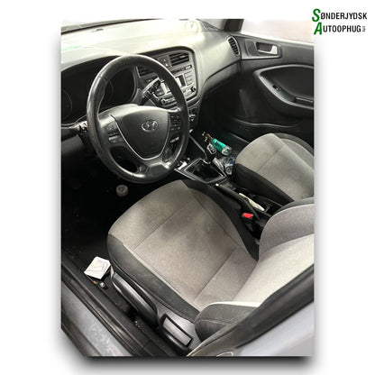 Hyundai I20 NL Pluk-Selv-Bil Med OEM Nr. Ophugger Fra Hyundai Ophugger