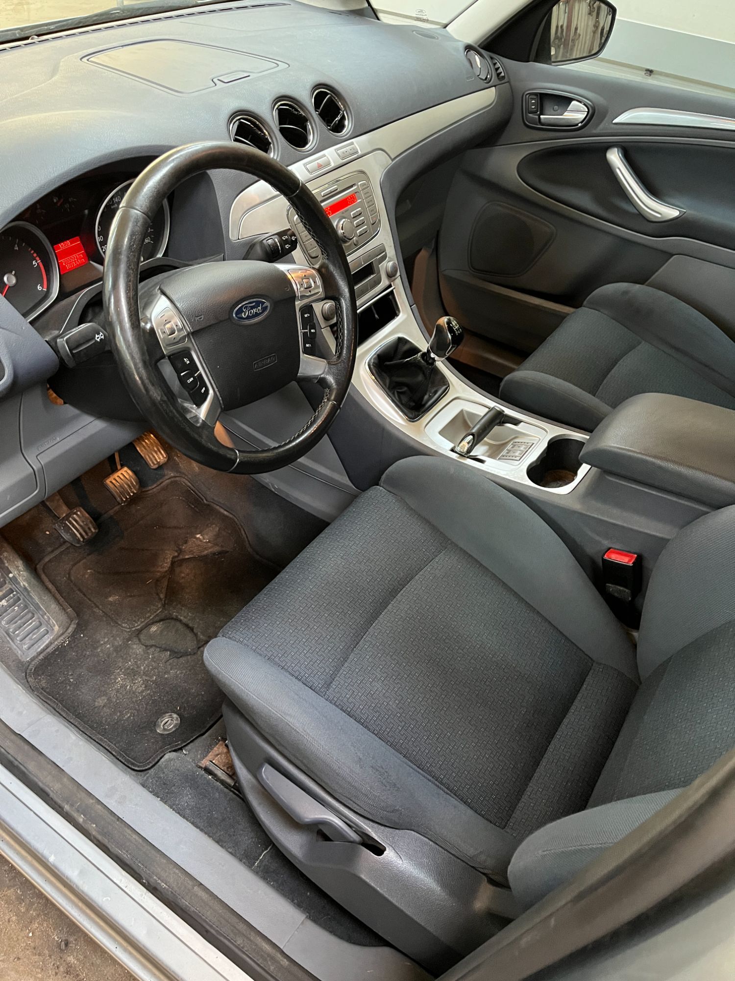 Ford S-Max 1 Pluk-Selv-Bil Med OEM Nr. Ophugger Fra Ford Ophugger