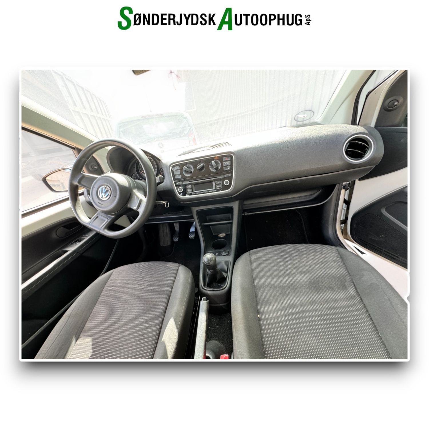 VW UP Pluk-Selv-Bil Med OEM Nr. Ophugger Fra VW Ophugger